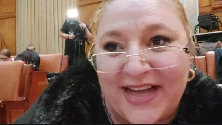 Diana Șoșoacă a explodat după adoptarea bugetului: Este neconstituțional, este ilegal / Senatoarea nu l-a uitat pe George Simion