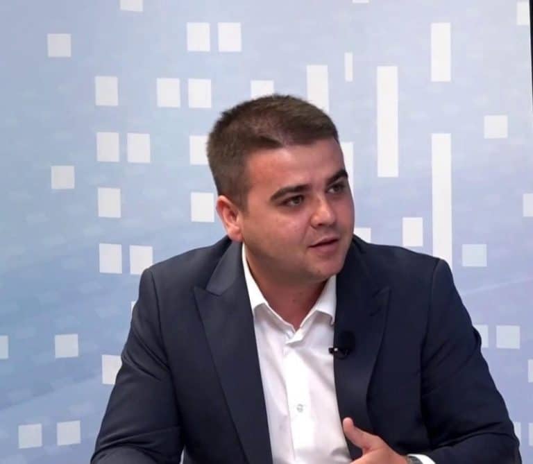 Au trecut mai bine de 20 de ani domnule Flutur și pur și simplu n-ați făcut nimic