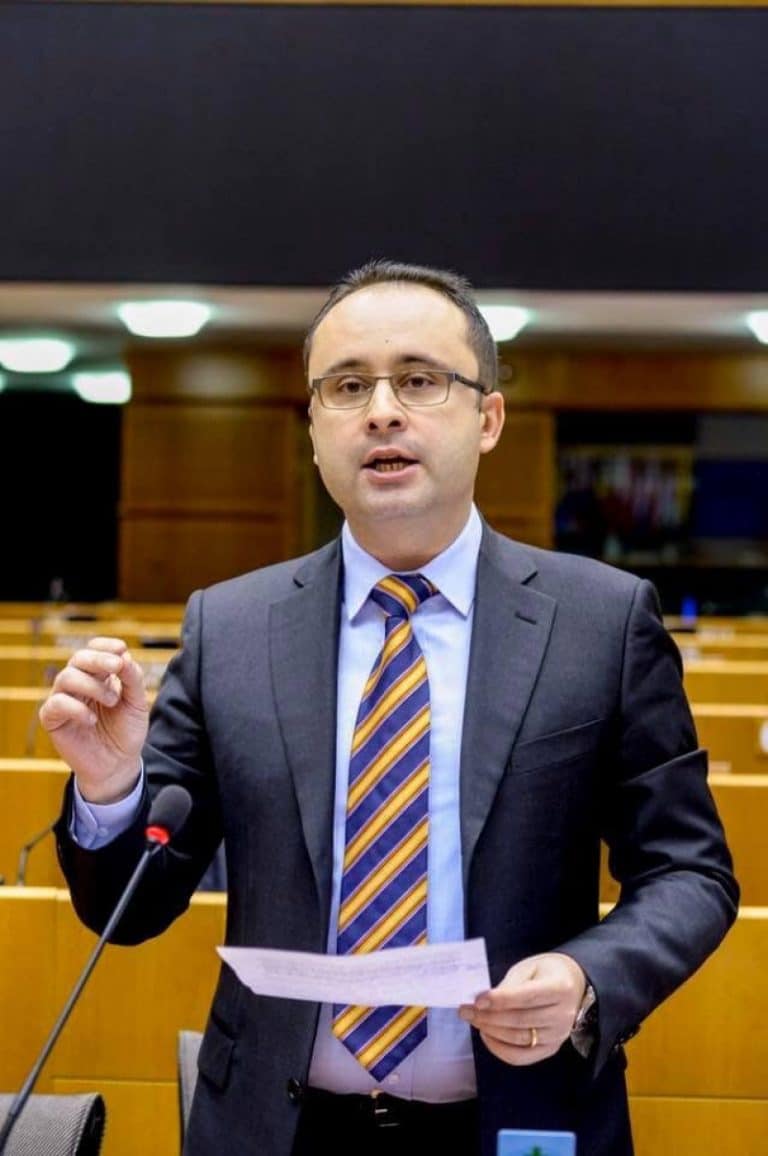 Lider PNL, atac la Nicușor Dan: Primarul blocangiu