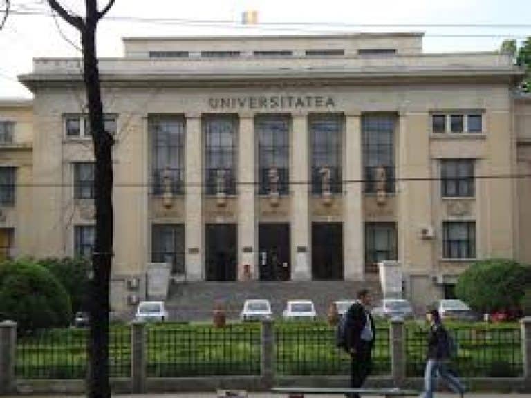 AUR propune interzicerea reclamelor stradale pentru videochat în apropierea universităților