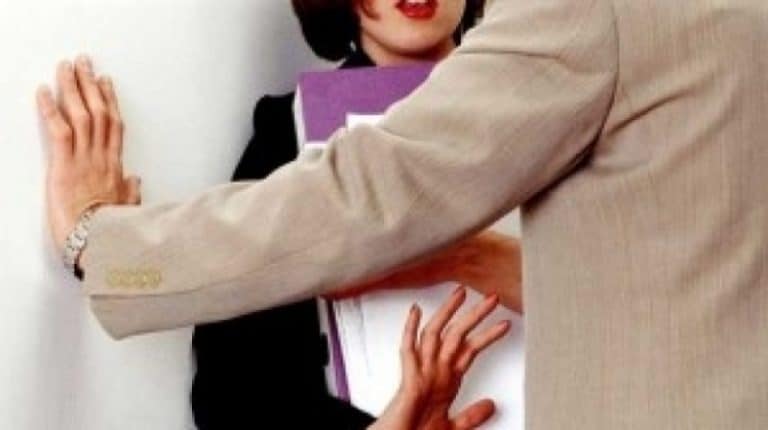 Lege promulgată de președinte – Hărțuirea sexuală comisă de profesori