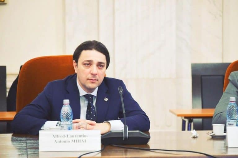 României i-a fost redată demnitatea