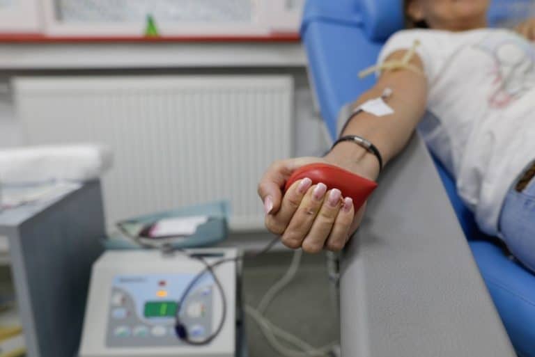 Valoarea tichetelor care se acordă donatorilor de sânge creşte de patru ori