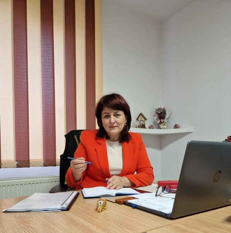 O primăriță și-a comparat șeful de partid cu Sfântul Ioan Botezătorul