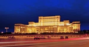 Un cunoscut afacerist dă de pereți cu Parlamentul României: Prelungește monopulul unor companii!