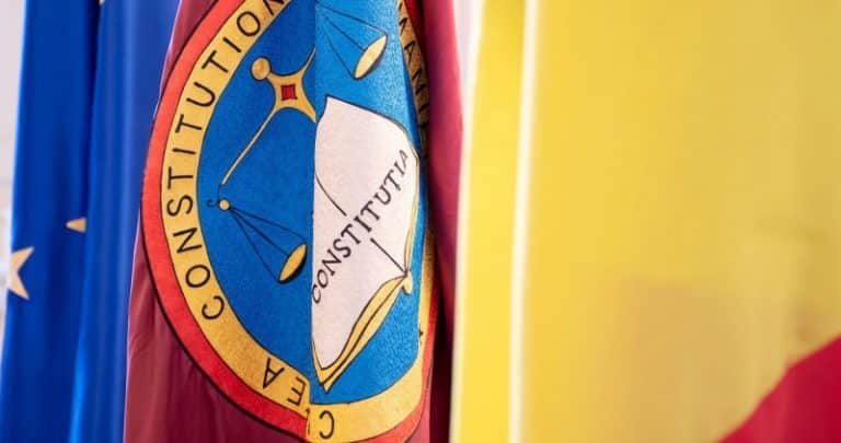 Uniunea Barourilor din România cere sesizarea urgentă a CCR