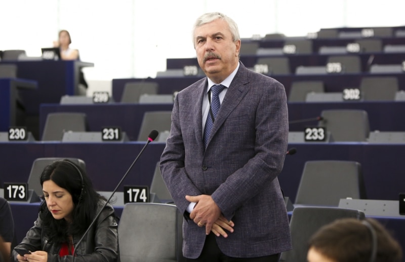 ‘Au pierderi financiare uriaşe, sunt umiliţi’