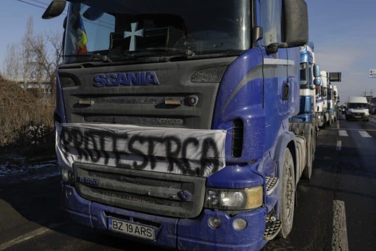 Ultima oră – Fermierii și transportatorii anunță că vor continua protestele: Vom continua pașnic și civilizat până la găsirea soluțiilor și implementarea lor