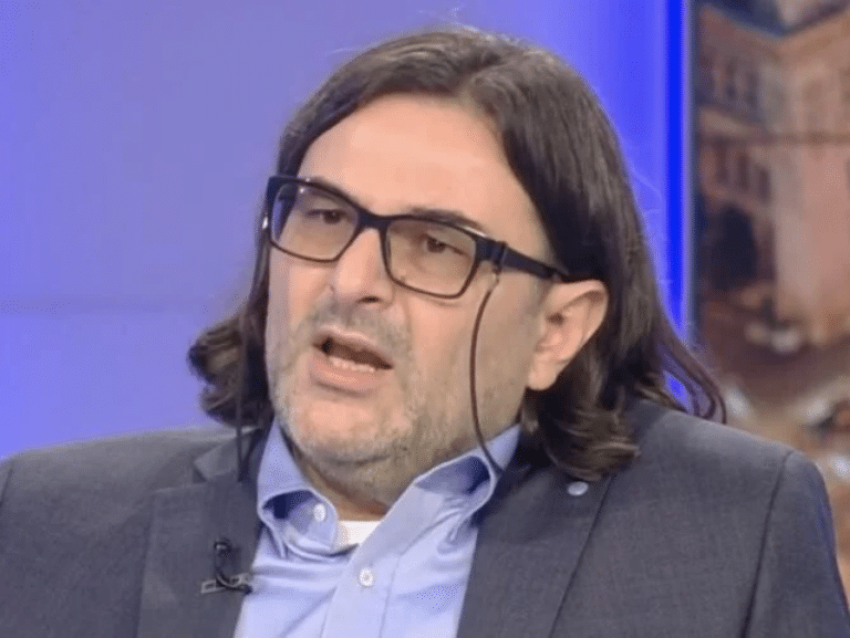 ‘A calomniat, dezinformat și a manipulat opinia publică’