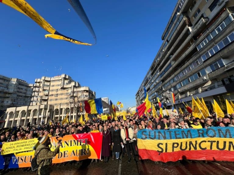 Marș cu peste 4000 de persoane organizat de AUR la Iași (FOTO-VIDEO)