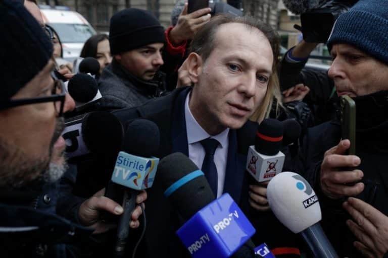 Ciolacu și Rafila au comandat 40 de milioane de doze