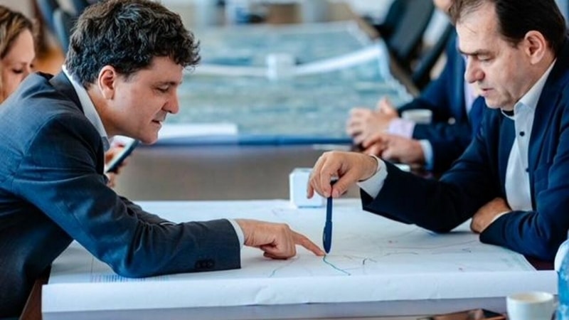 Dreapta unită îl susţine pe Nicuşor Dan la Primăria Capitalei. Rechinii imobiliari îşi ascut săbiile şi încearcă să recaptureze Bucureştiul