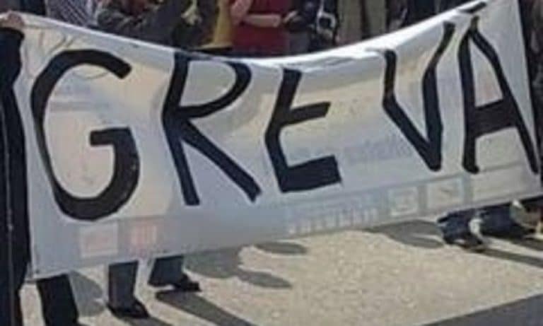 Angajații din administrația publică locală se pregătesc de grevă