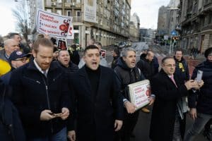 PSD și PNL se tem că le fug primarii la partidul lui Simion