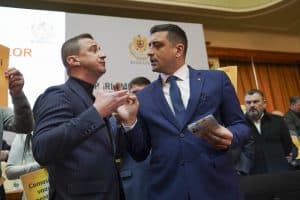 Camera Deputaților, decizie anti-AUR în Parlament. Ce nu mai au voie să facă aleșii din partidul lui Simion