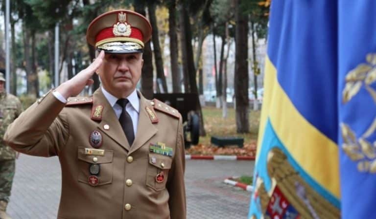 ‘Afară din post cu iresponsabilul din fruntea Armatei!’
