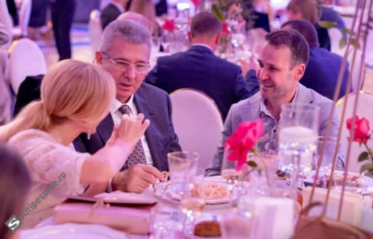 Firea râde de ideea lui Negoiță cu desființarea Primăriei Capitalei: ‘Tăiem țevile în șase? Vom avea transport de cartiere?’