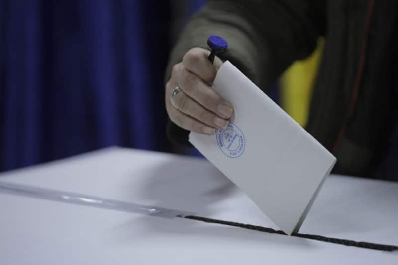 ‘Această decizie să fie luată de îndată / Democrația costă’