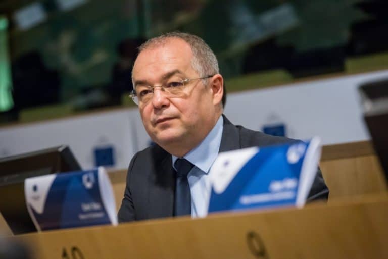 Eu nu cred că nu putem avea încredere în cetățeni