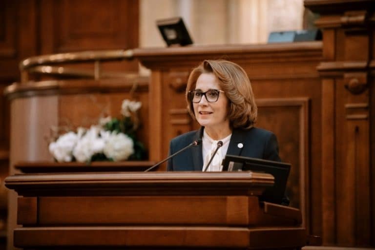 Senatorii elimină din ordonanța Guvernului impozitarea cu 10% a concediilor medicale