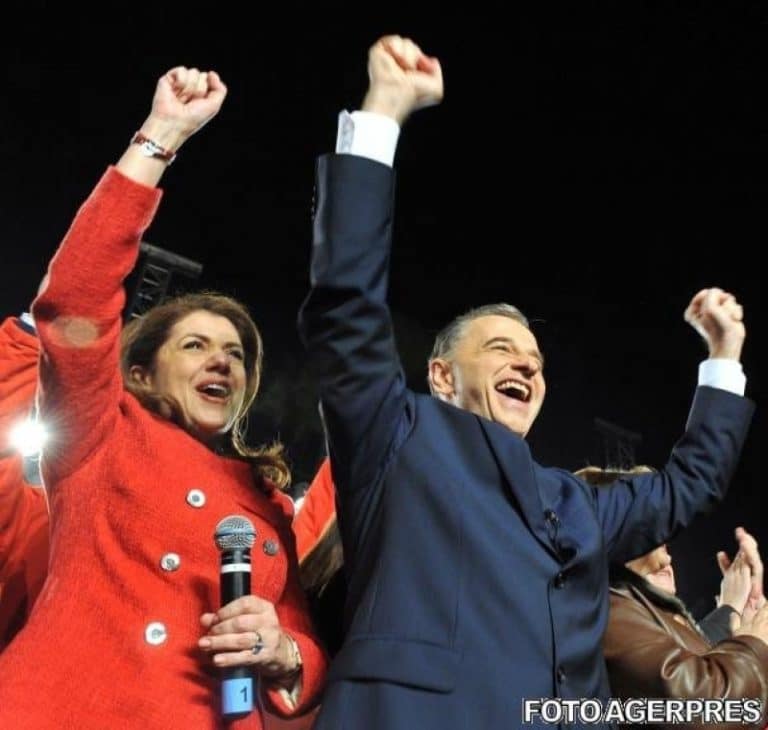 Aude voci!/ Este lovit de sindromul Mihaela, dragostea mea!