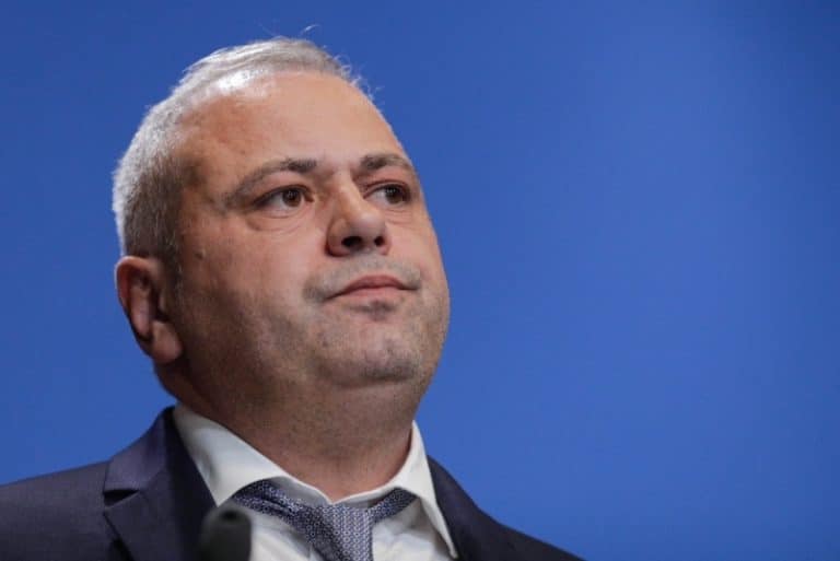 Şeful APIA a fost demis de ministrul Agriculturii din cauza ‘întârzierii plăţilor către fermieri’