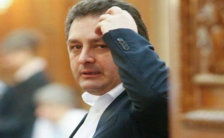 A vândut și nenorocit resursele țării