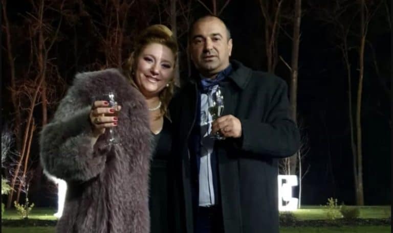 ‘Fir-ar mama ei a dracu de zdreanță. Să-și ia pastilele’