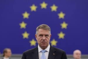 Documentul ajuns pe masa lui Iohannis! Se cere convocarea unui referendum pentru eliminarea pensiilor speciale