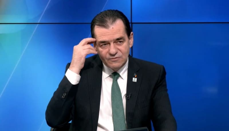 Marcel Ciolacu și Nicolae Ciucă ‘sunt mai proști decât prevede legea’