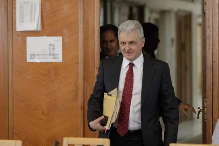 Liderul Alianței Național Țărăniste, care s-a separat de AUR, face dezvăluiri despre comportamentul lui Simion: ‘Pumnul în gură’