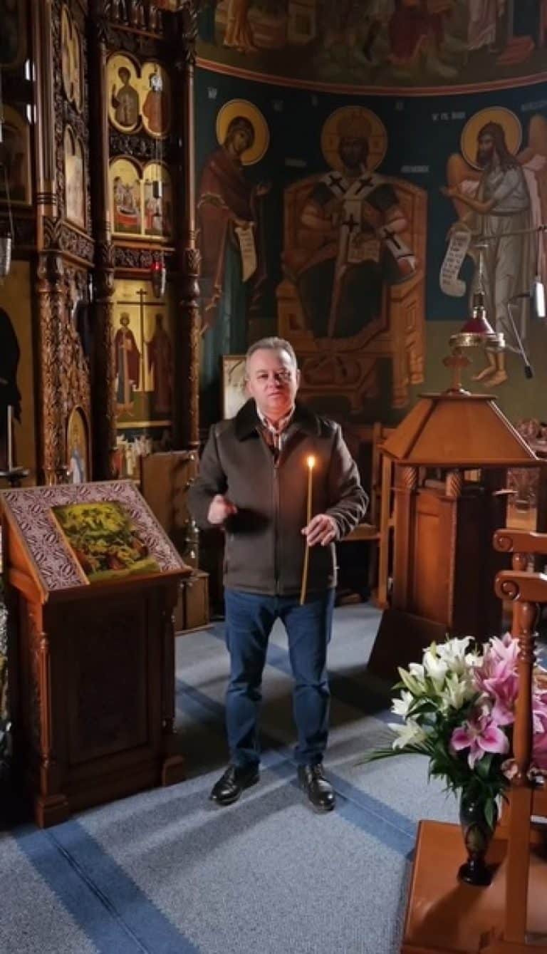 Cel mai bogat senator PNL a aprins o lumânare pentru femei, de ziua lor