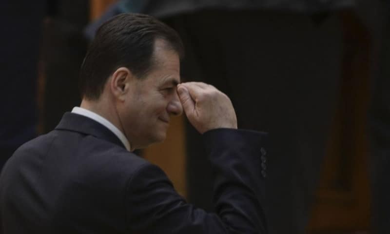 Îl acuz de manipularea bursei și trădarea intereselor României