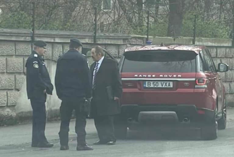 polițiștii nu mai știu ce să-i facă