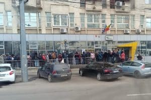 Senatorul Vlad Pufu solicită intervenţia ANRE, acuzând `atitudinea batjocoritoare a Electrica faţă de consumatori`