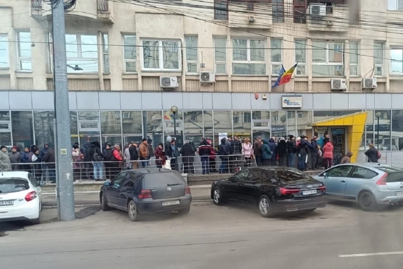 Senatorul Vlad Pufu solicită intervenţia ANRE, acuzând `atitudinea batjocoritoare a Electrica faţă de consumatori`