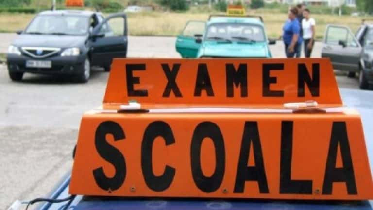 Examenul teoretic pentru permisul de conducere poate fi dat oriunde în ţară. Președintele a promulgat legea