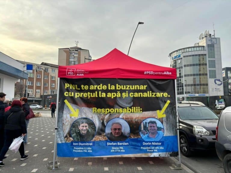 Un polițist local e acuzat că a furat panouri în care PSD acuza PNL de furt!