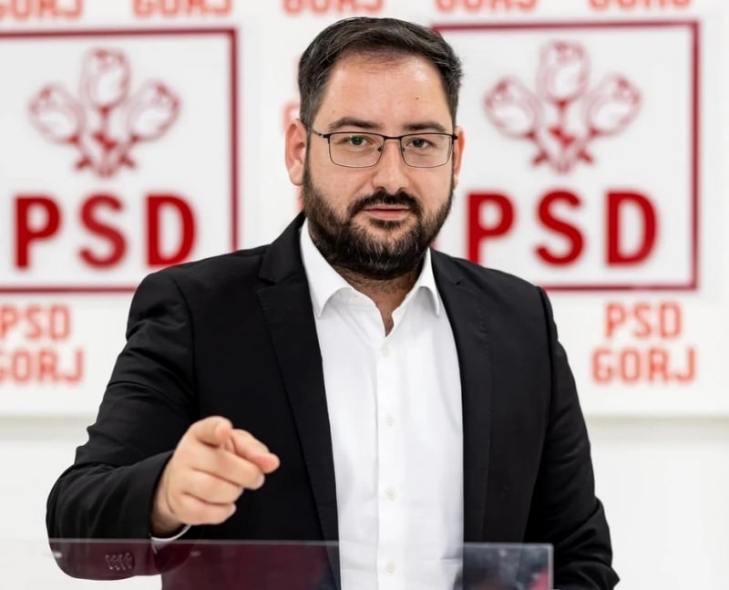 Un primar ‘special’. Se compară cu Superman, Omul Păianjen și Batman. Mare admirator al lui Ceaușescu deși avea 3 ani când s-a schimbat regimul