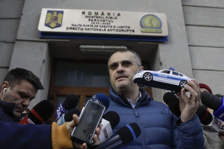 Cristian Ghinea (USR) a dat în judecată DNA