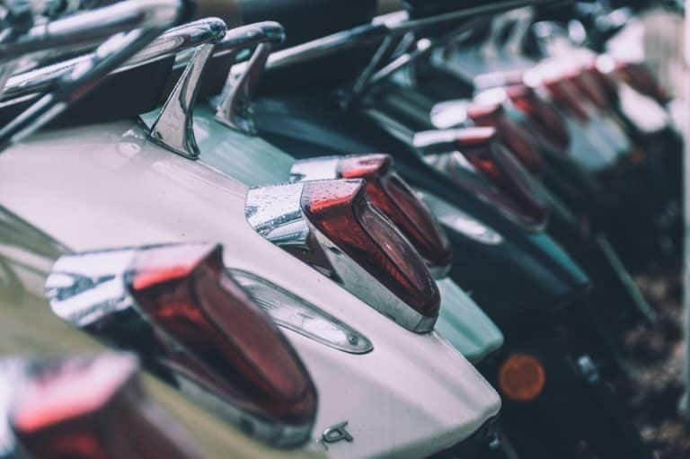 CCR dă undă verde posesorilor de carnet categoria B să conducă scutere