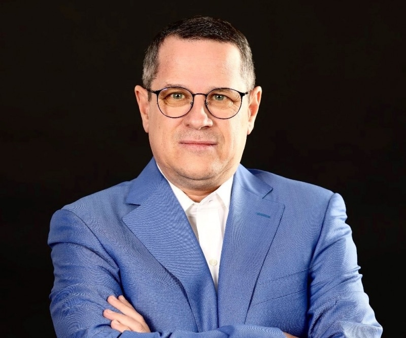 Un candidat comun bun de pus în muzeul concordiei depline. Nu sperie și nu deoache pe nimeni