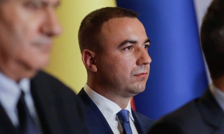 a plecat în China și este de negăsit. 5 milioane de oameni au de suferit