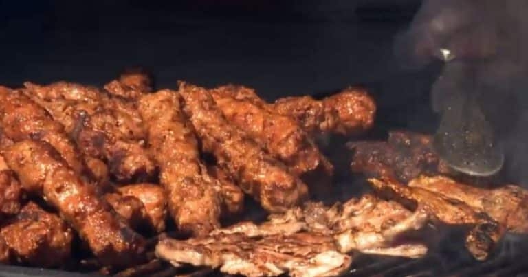 ‘N-am mâncat la Obor, dar unde mă opresc, mănânc’ / Ce alege dintre pâine şi mămăligă