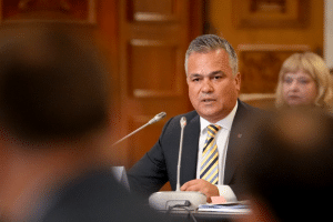 Candidez pentru preşedinţia Consiliului Judetean Braşov sub sigla PNL