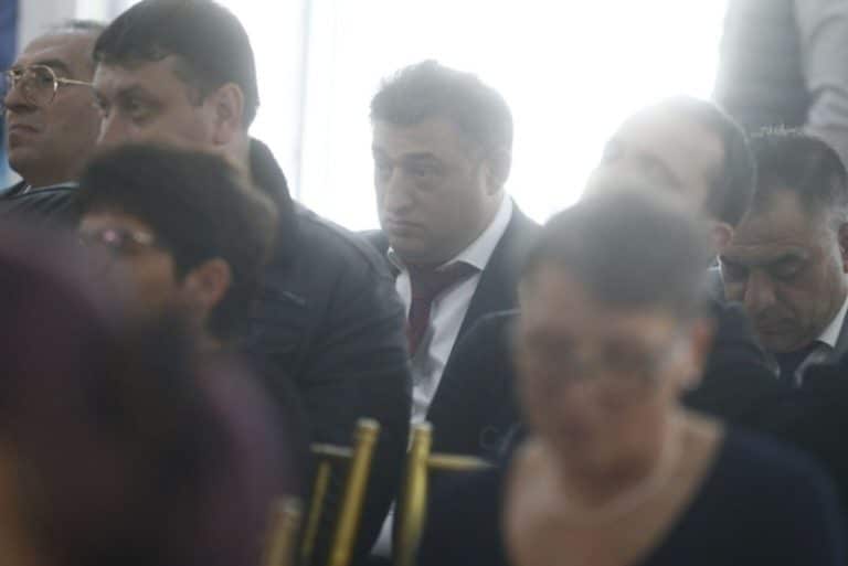 Nu sunt membru și nu sponsorizez!