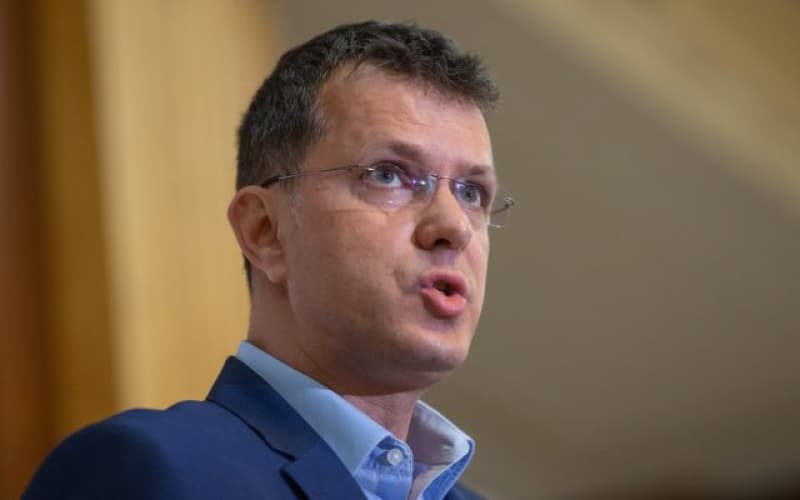 USR pune tunurile pe RA-APPS pentru că refuză să dea acces la dosarul renovării vilei care ar fi pregătită pentru Iohannis