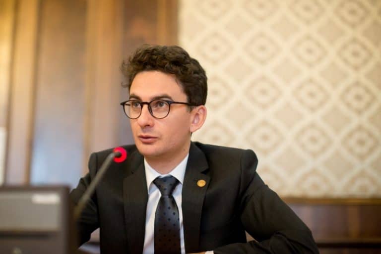 Deputatul USR Iulian Bulai îl acuză pe președintele PNL Neamț de amenințări ‘în mod mafiot’