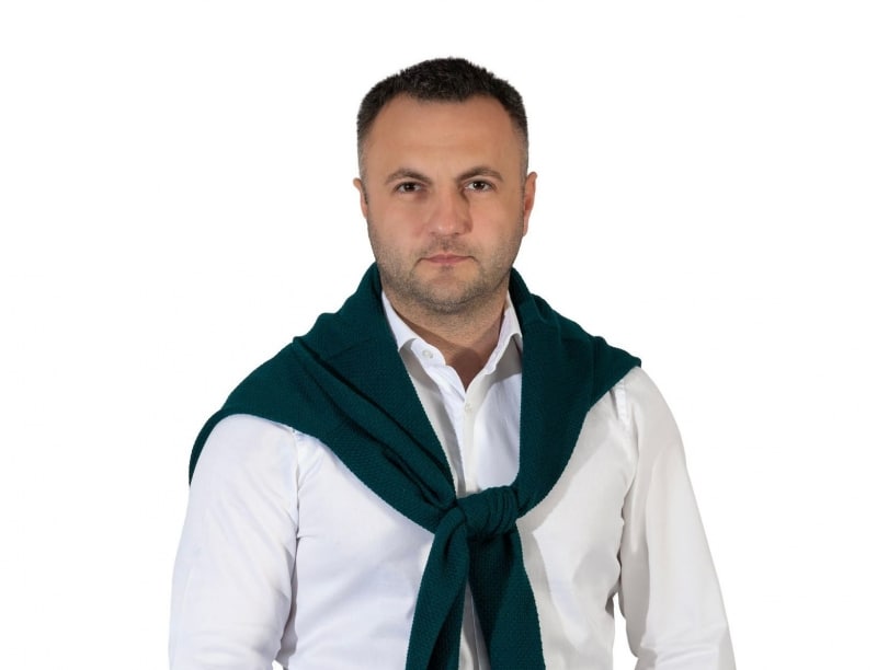 Astăzi, România este împărțită între amărăciune și speranță