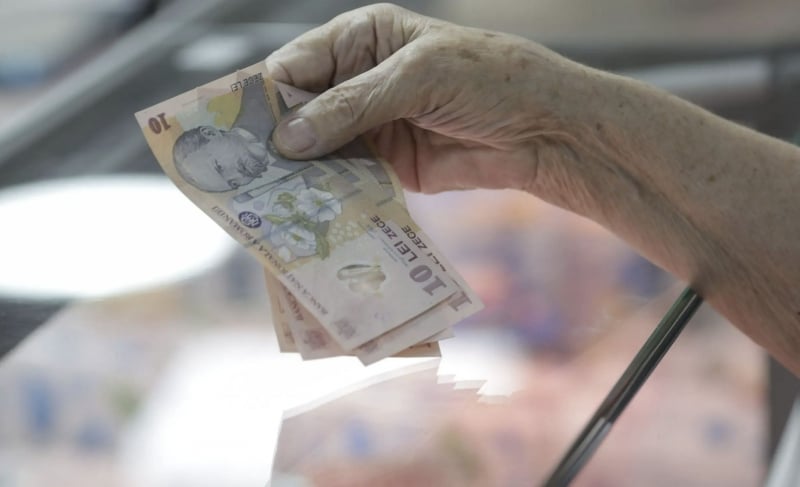 Când vor ajunge la pensionari primele plicuri cu noile pensii recalculate